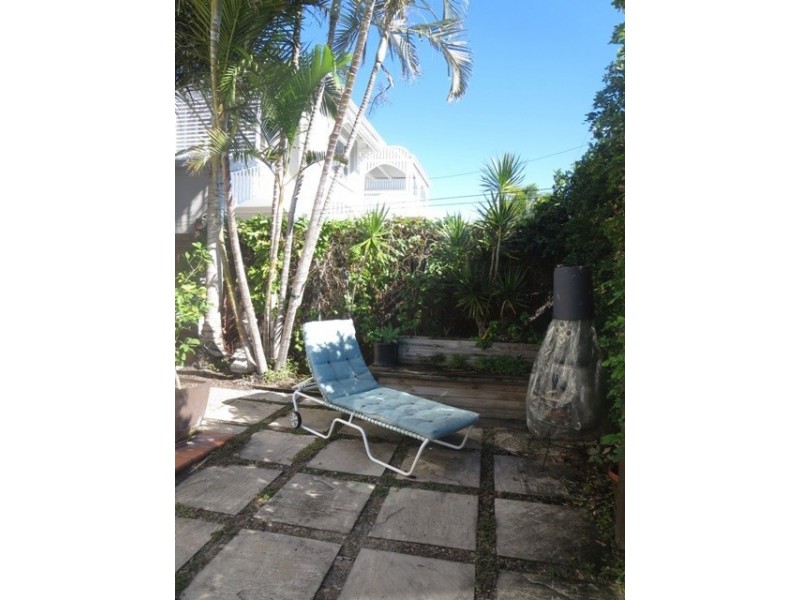 12 Seabeach Avenue, Mermaid Beach QLD 4218