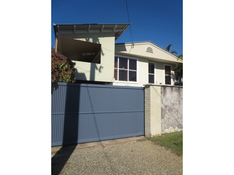 12 Seabeach Avenue, Mermaid Beach QLD 4218