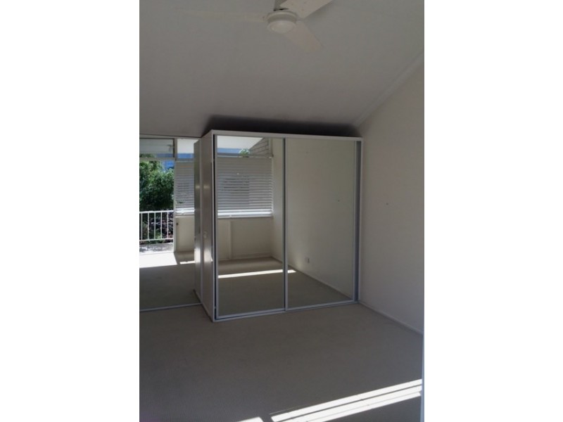 4/2309 Petrel Avenue, Mermaid Beach QLD 4218