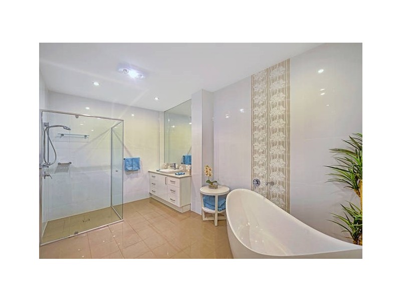 44 Cypress Drive, Broadbeach Waters QLD 4218