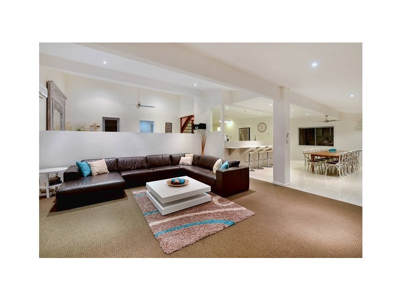 44 Cypress Drive, Broadbeach Waters QLD 4218