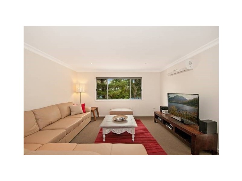 44 Cypress Drive, Broadbeach Waters QLD 4218