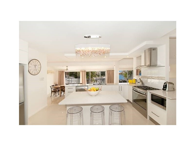 44 Cypress Drive, Broadbeach Waters QLD 4218