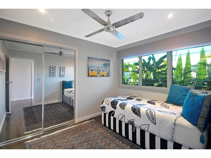 49 Allambi Avenue, Broadbeach Waters QLD 4218