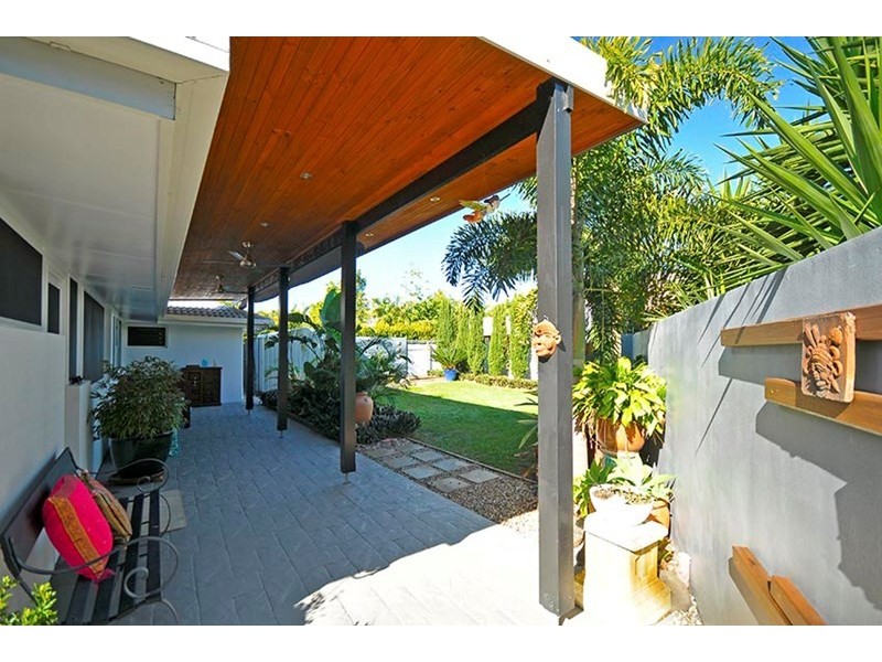 49 Allambi Avenue, Broadbeach Waters QLD 4218