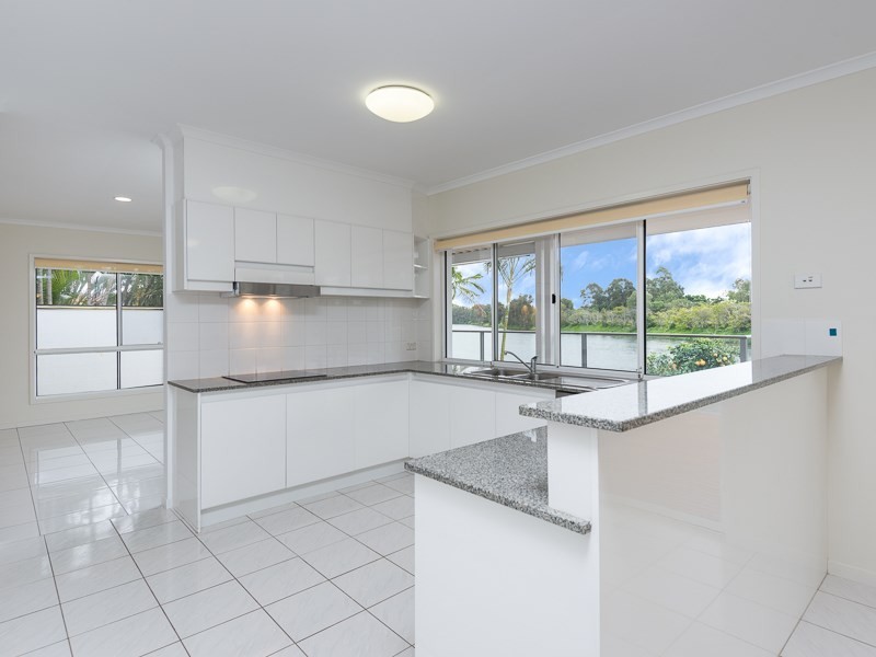 10 Emerton Crescent, Robina QLD 4226