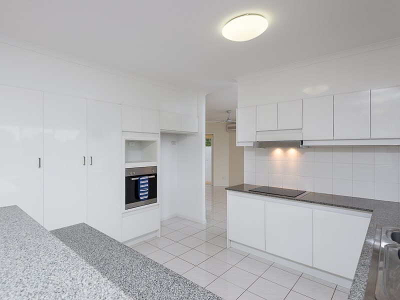 10 Emerton Crescent, Robina QLD 4226