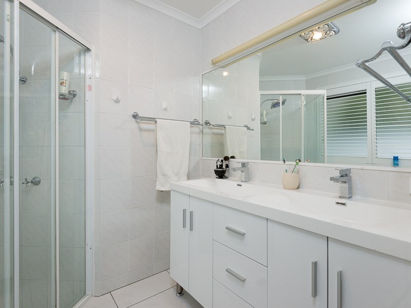 10 Emerton Crescent, Robina QLD 4226