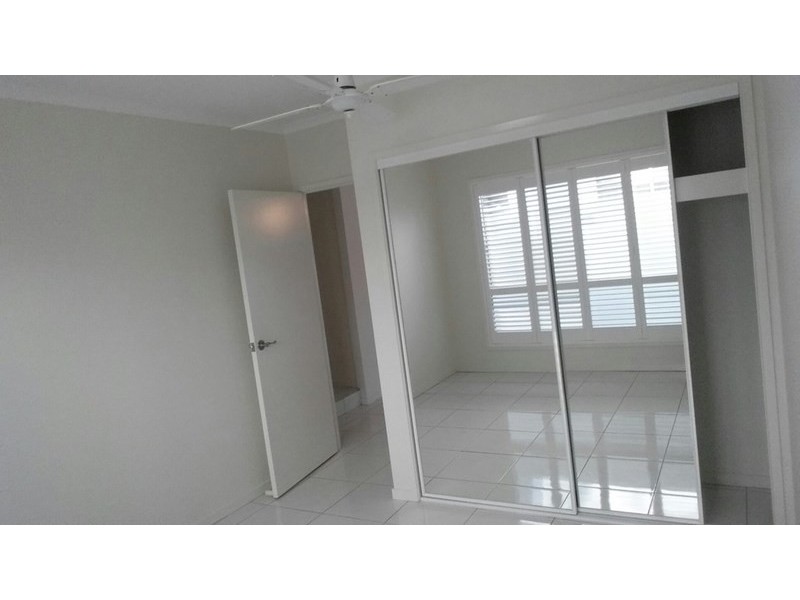 10 Emerton Crescent, Robina QLD 4226