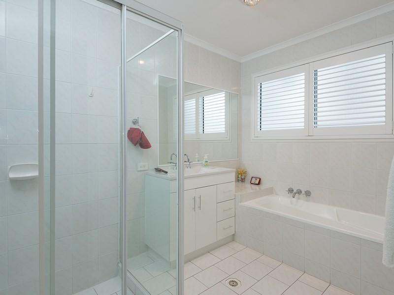 10 Emerton Crescent, Robina QLD 4226