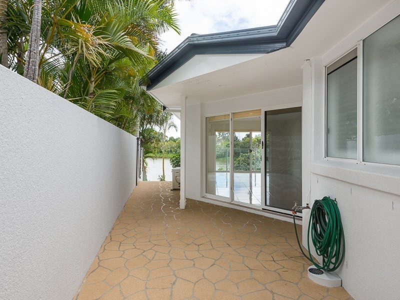 10 Emerton Crescent, Robina QLD 4226