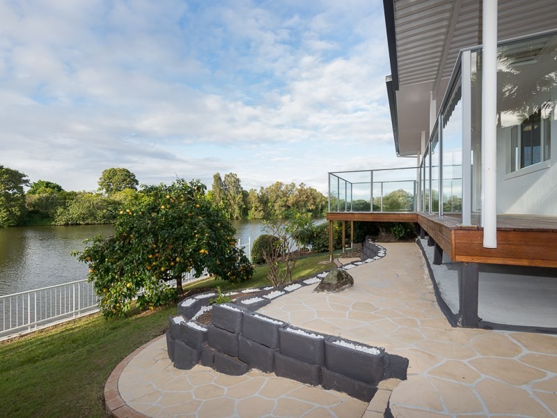 10 Emerton Crescent, Robina QLD 4226