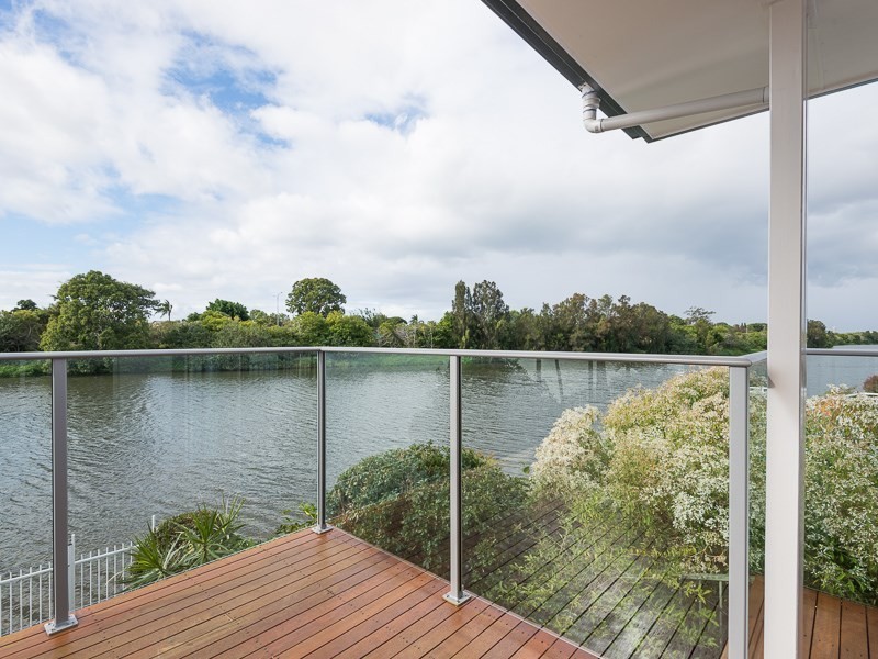 10 Emerton Crescent, Robina QLD 4226