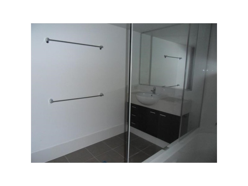 7/24 Proud Street, Labrador QLD 4215