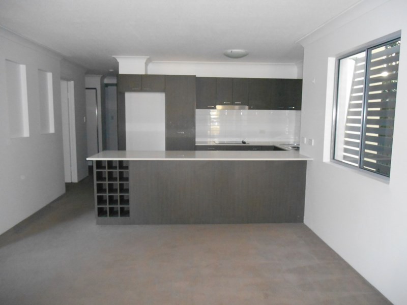 7/24 Proud Street, Labrador QLD 4215