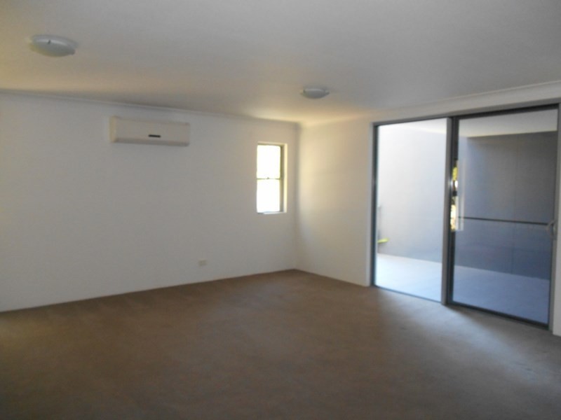 7/24 Proud Street, Labrador QLD 4215