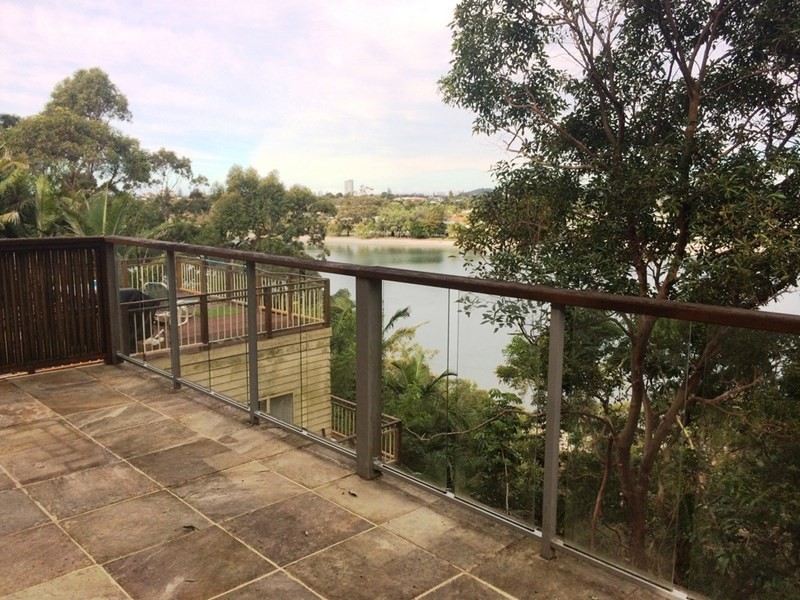 114 Ocean Parade, Burleigh Heads QLD 4220