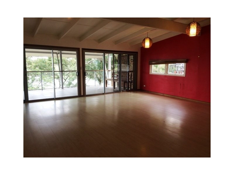 114 Ocean Parade, Burleigh Heads QLD 4220