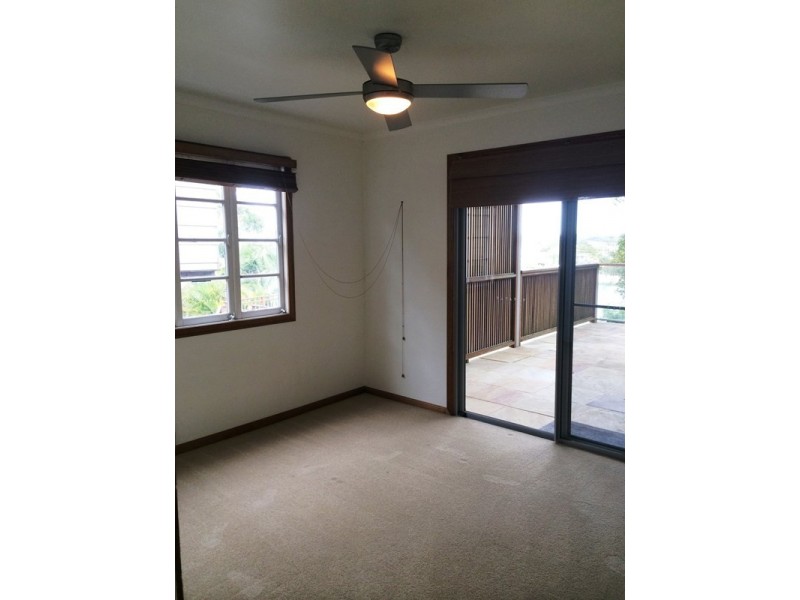 114 Ocean Parade, Burleigh Heads QLD 4220