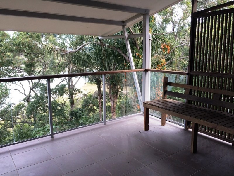 114 Ocean Parade, Burleigh Heads QLD 4220