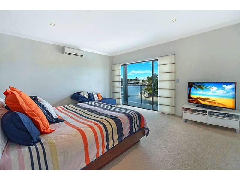 13 Carmel Court, Broadbeach Waters QLD 4218