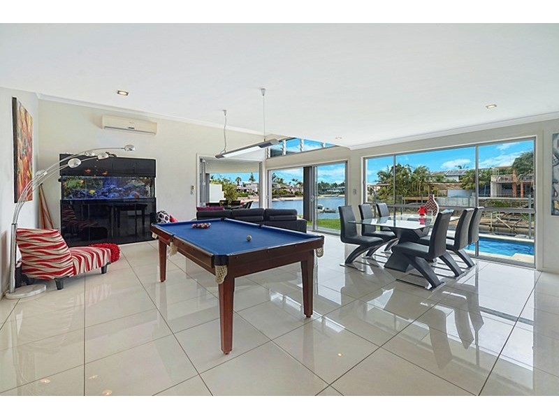 13 Carmel Court, Broadbeach Waters QLD 4218
