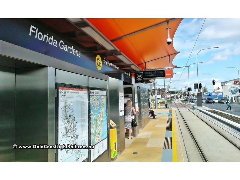 13 Carmel Court, Broadbeach Waters QLD 4218