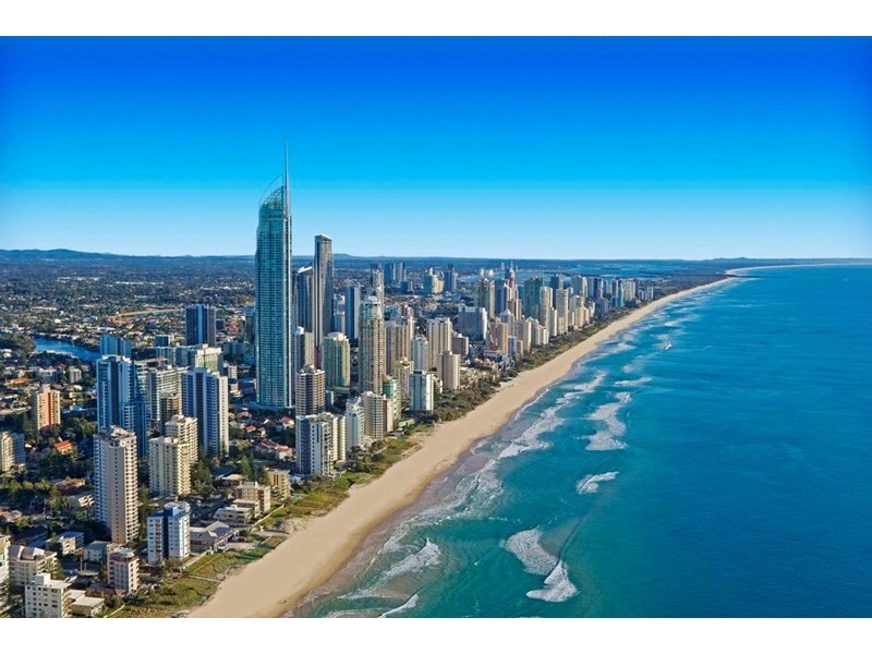 13 Carmel Court, Broadbeach Waters QLD 4218