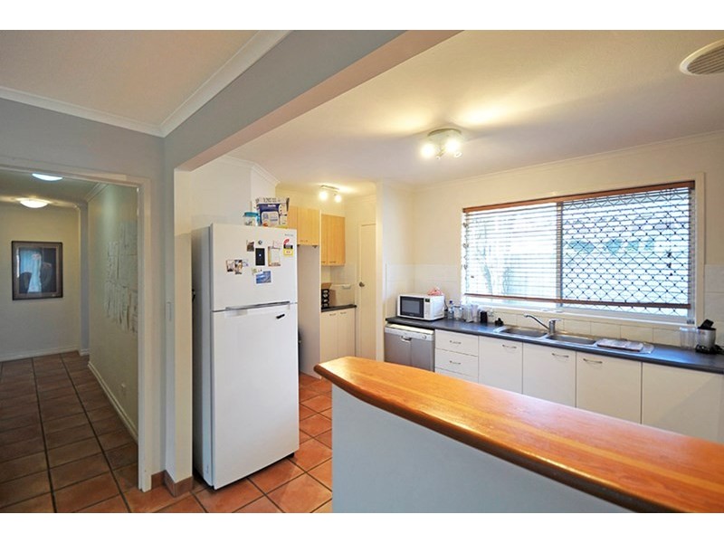 93 Allambi Avenue, Broadbeach Waters QLD 4218