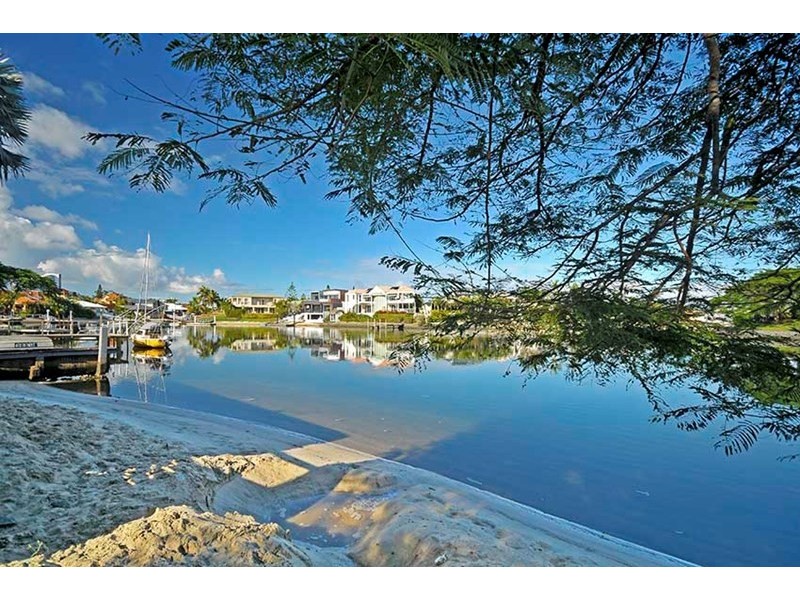 93 Allambi Avenue, Broadbeach Waters QLD 4218