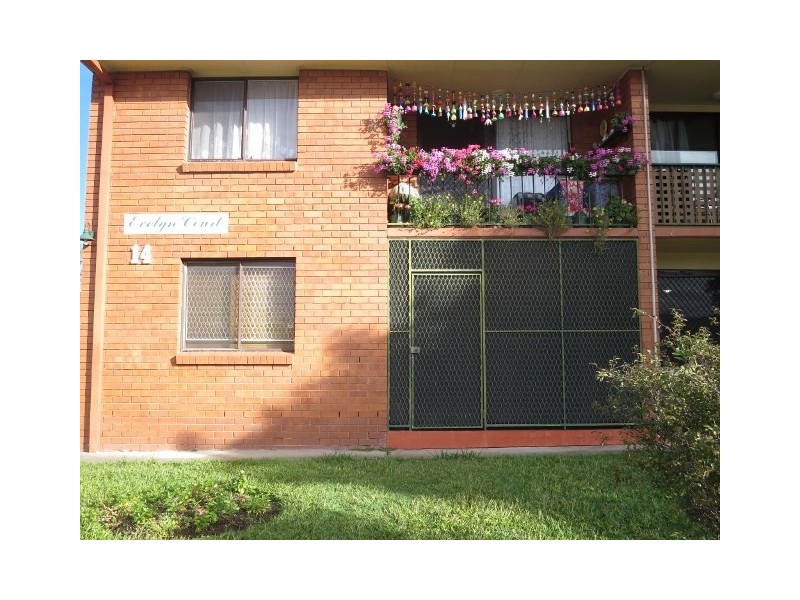 1/14 Oceanic Drive, Mermaid Waters QLD 4218