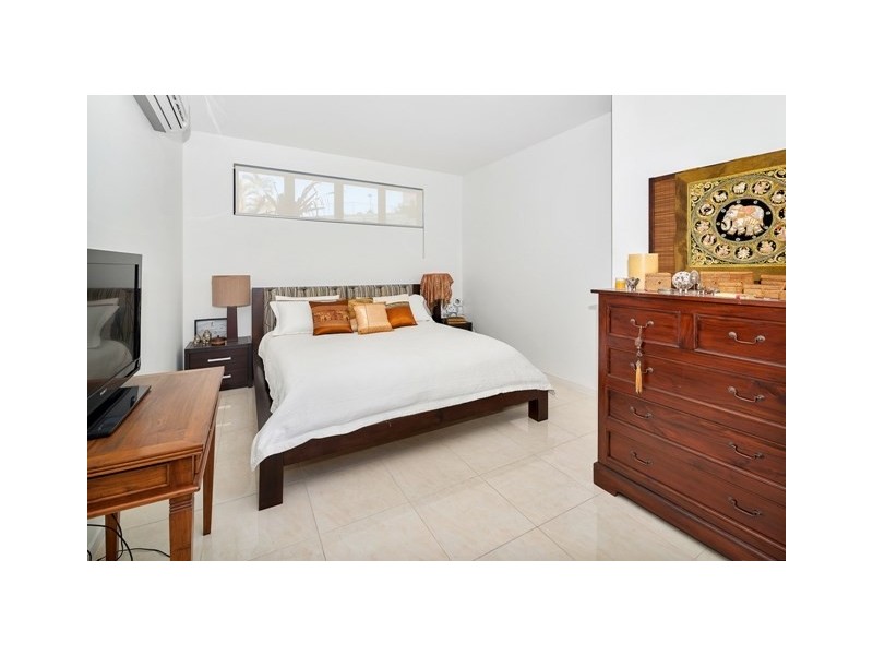4/3 Beach Parade, Surfers Paradise QLD 4217