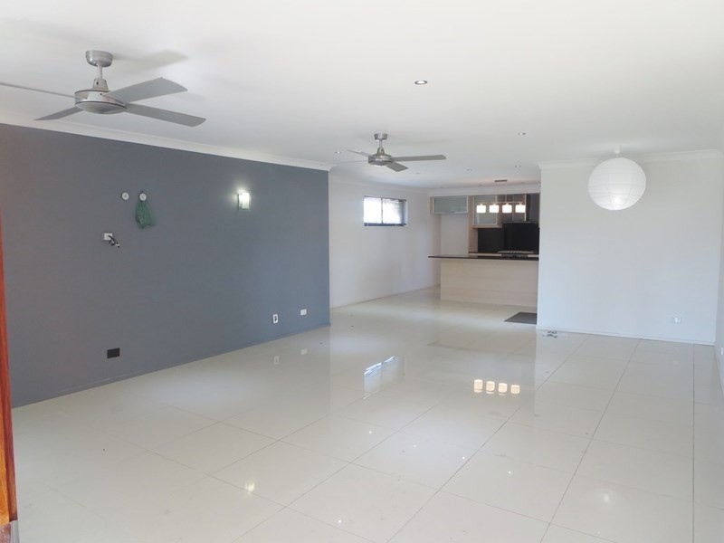 12 Constance Avenue, Mermaid Waters QLD 4218