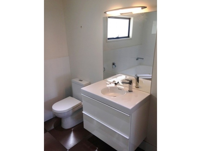 12 Constance Avenue, Mermaid Waters QLD 4218