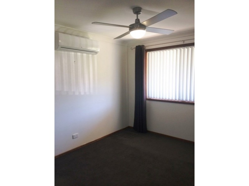 12 Constance Avenue, Mermaid Waters QLD 4218