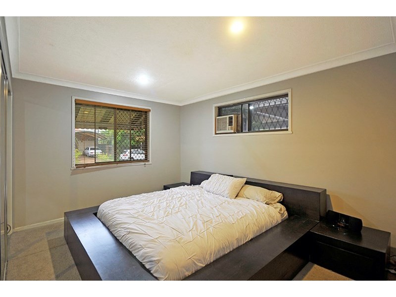 16 Salacia Avenue, Mermaid Waters QLD 4218