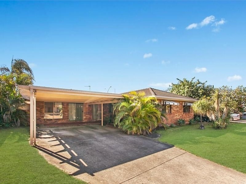 16 Salacia Avenue, Mermaid Waters QLD 4218