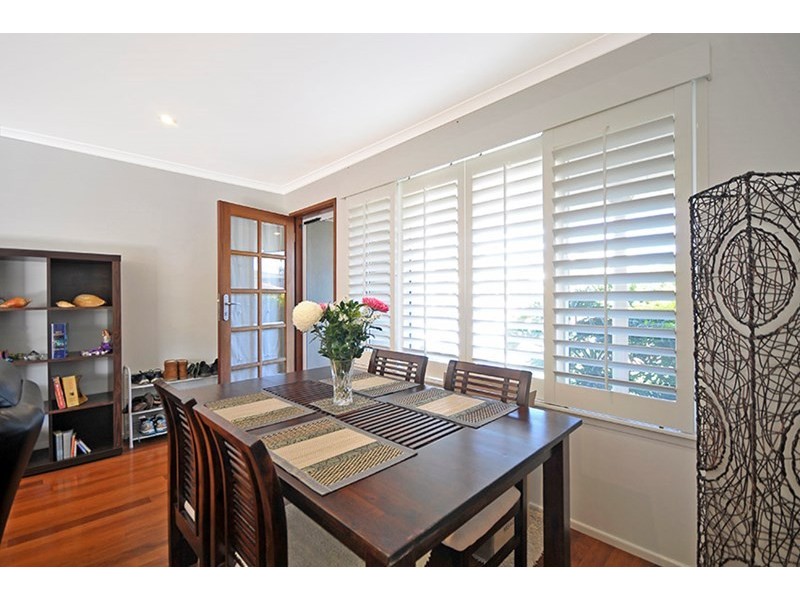 83 Alec Avenue, Mermaid Waters QLD 4218