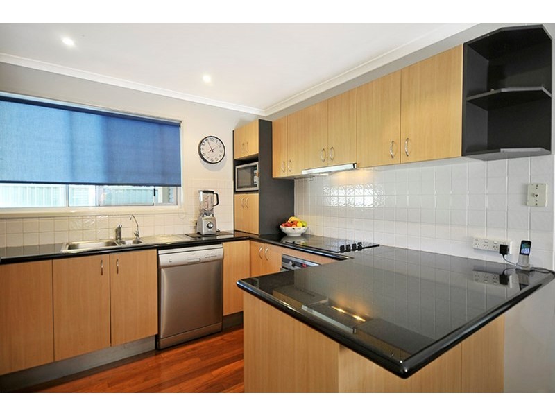 83 Alec Avenue, Mermaid Waters QLD 4218