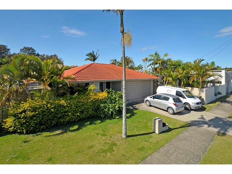 83 Alec Avenue, Mermaid Waters QLD 4218
