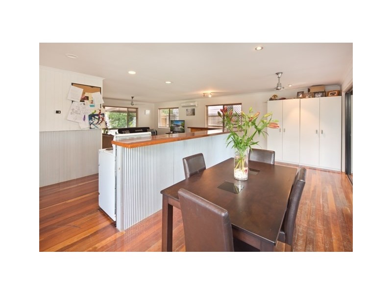 42 Allambi Avenue, Broadbeach Waters QLD 4218
