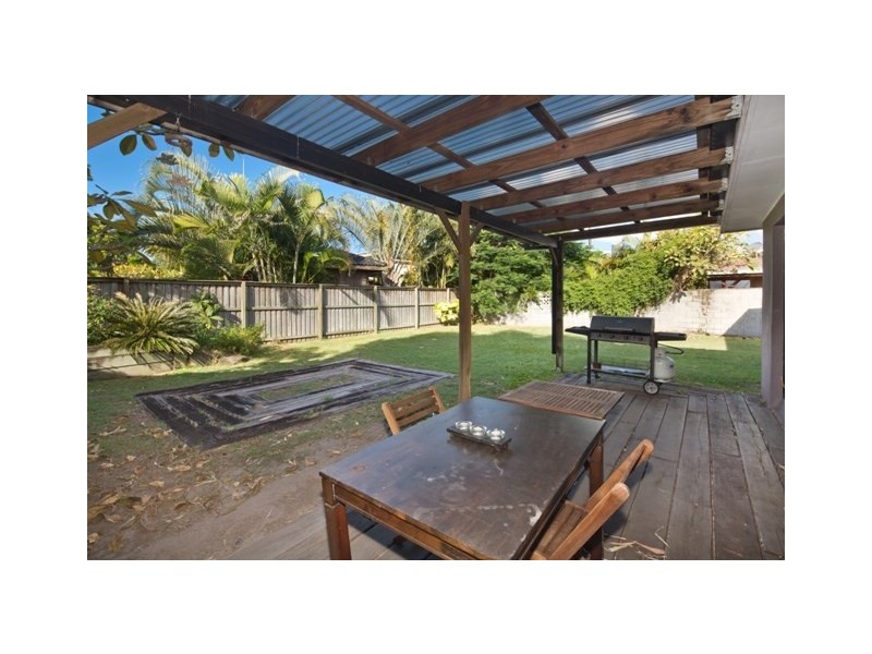 42 Allambi Avenue, Broadbeach Waters QLD 4218