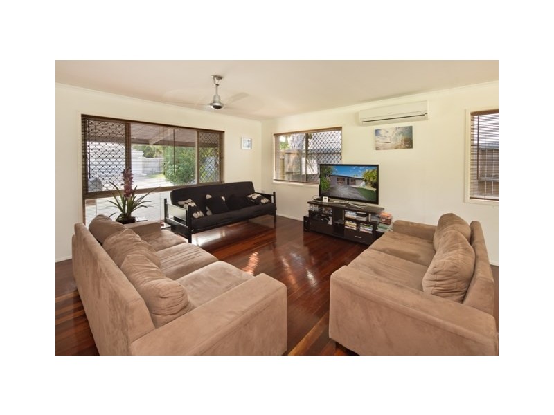 42 Allambi Avenue, Broadbeach Waters QLD 4218