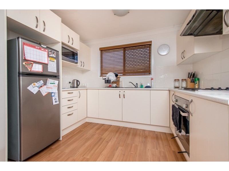 2/7 Macaw Avenue, Miami QLD 4220