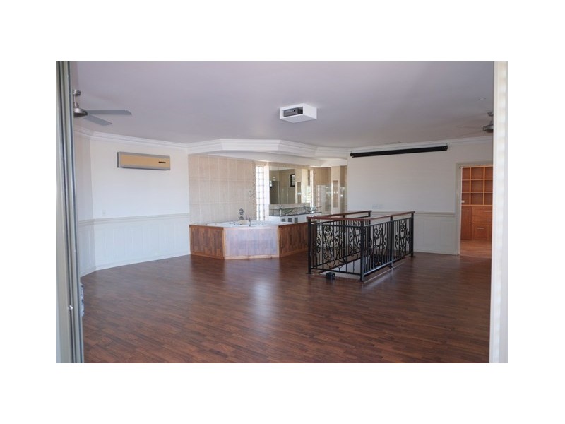 24 Matthew Flinders Drive, Hollywell QLD 4216