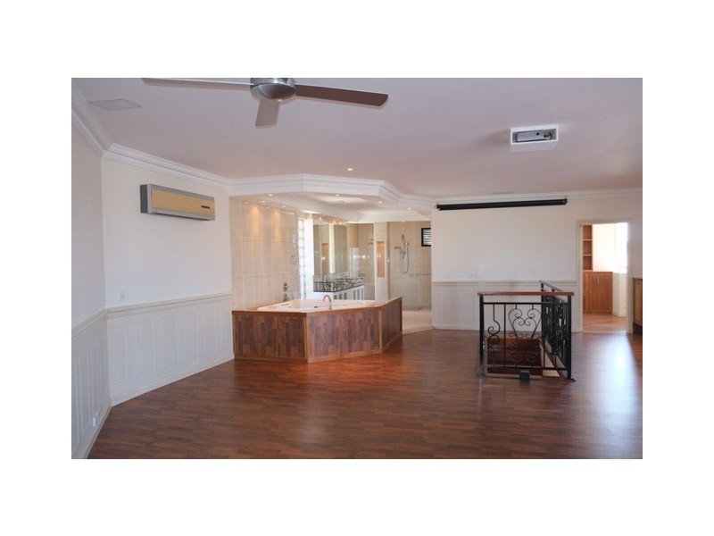 24 Matthew Flinders Drive, Hollywell QLD 4216