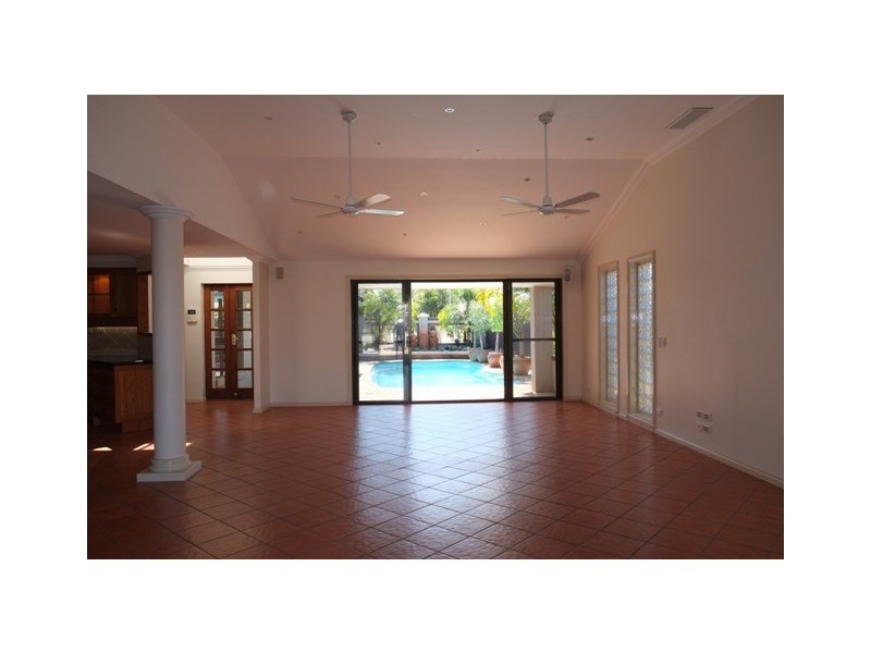 24 Matthew Flinders Drive, Hollywell QLD 4216