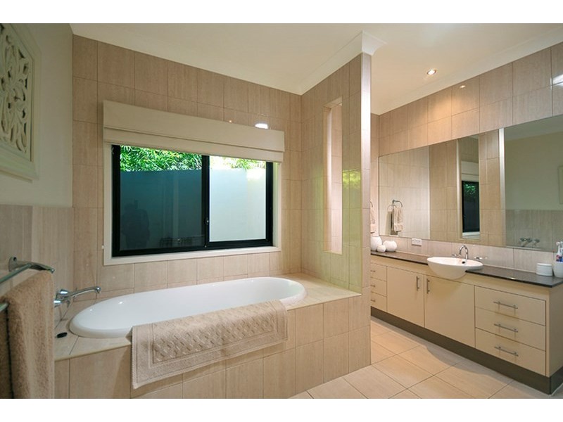 7 Lacerta Avenue, Robina QLD 4226