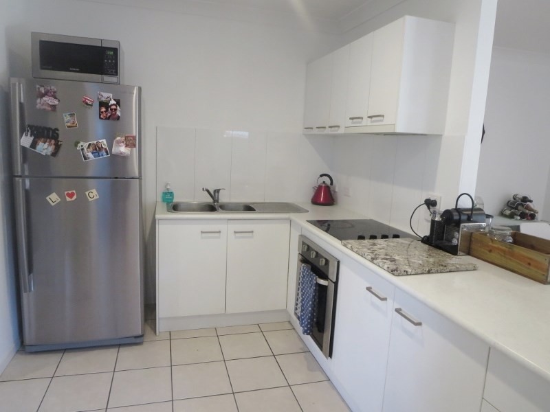 2/5 Parnki Parade, Palm Beach QLD 4221