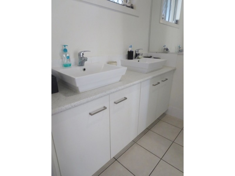 2/5 Parnki Parade, Palm Beach QLD 4221